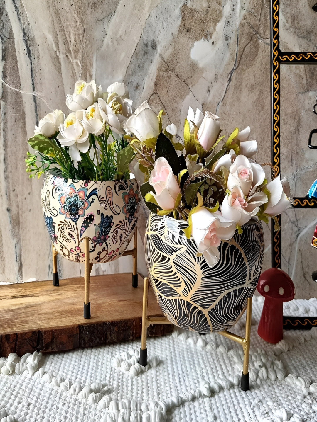 NIYARA 2-Pcs Beige & Black Floral Metal Planters