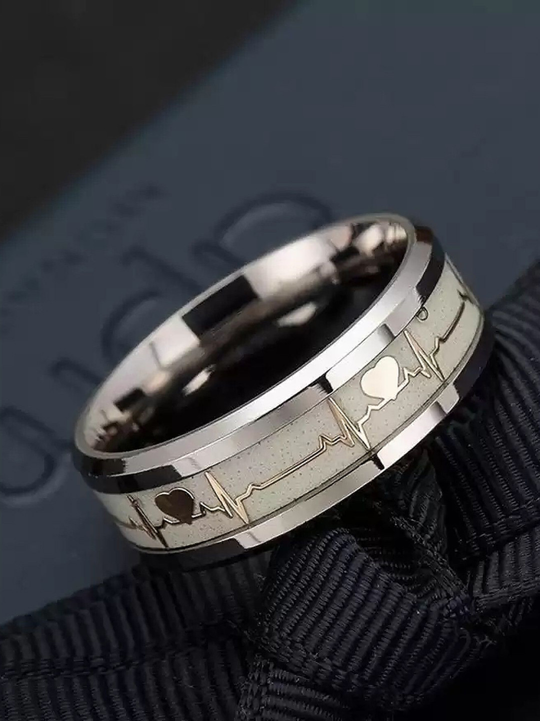 Lila Heart Beat ECG Rhodium Glow Band Finger Ring