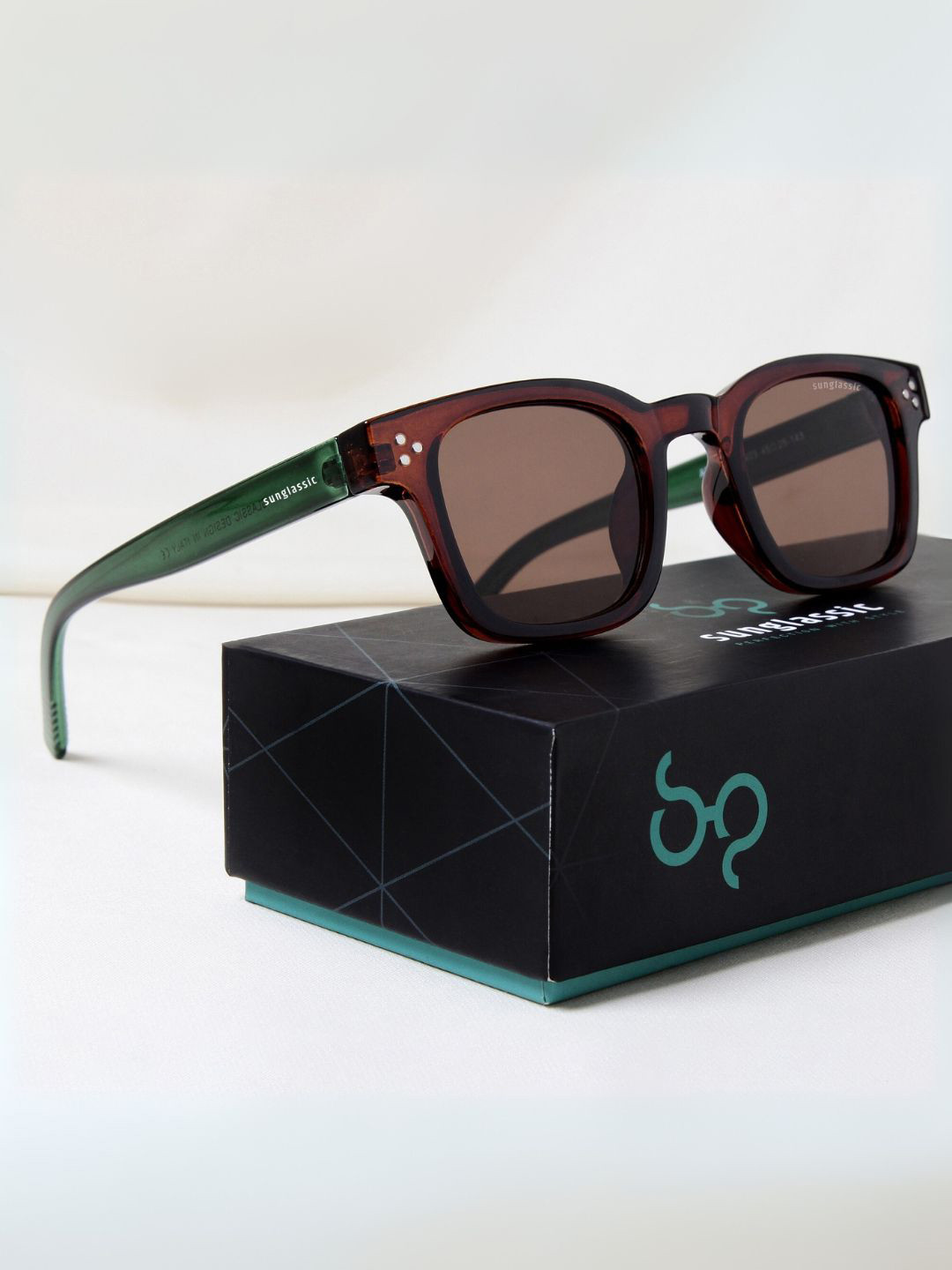 SUNGLASSIC Unisex Wayfarer Sunglasses with UV Protected Lens Ares-Green-Brown