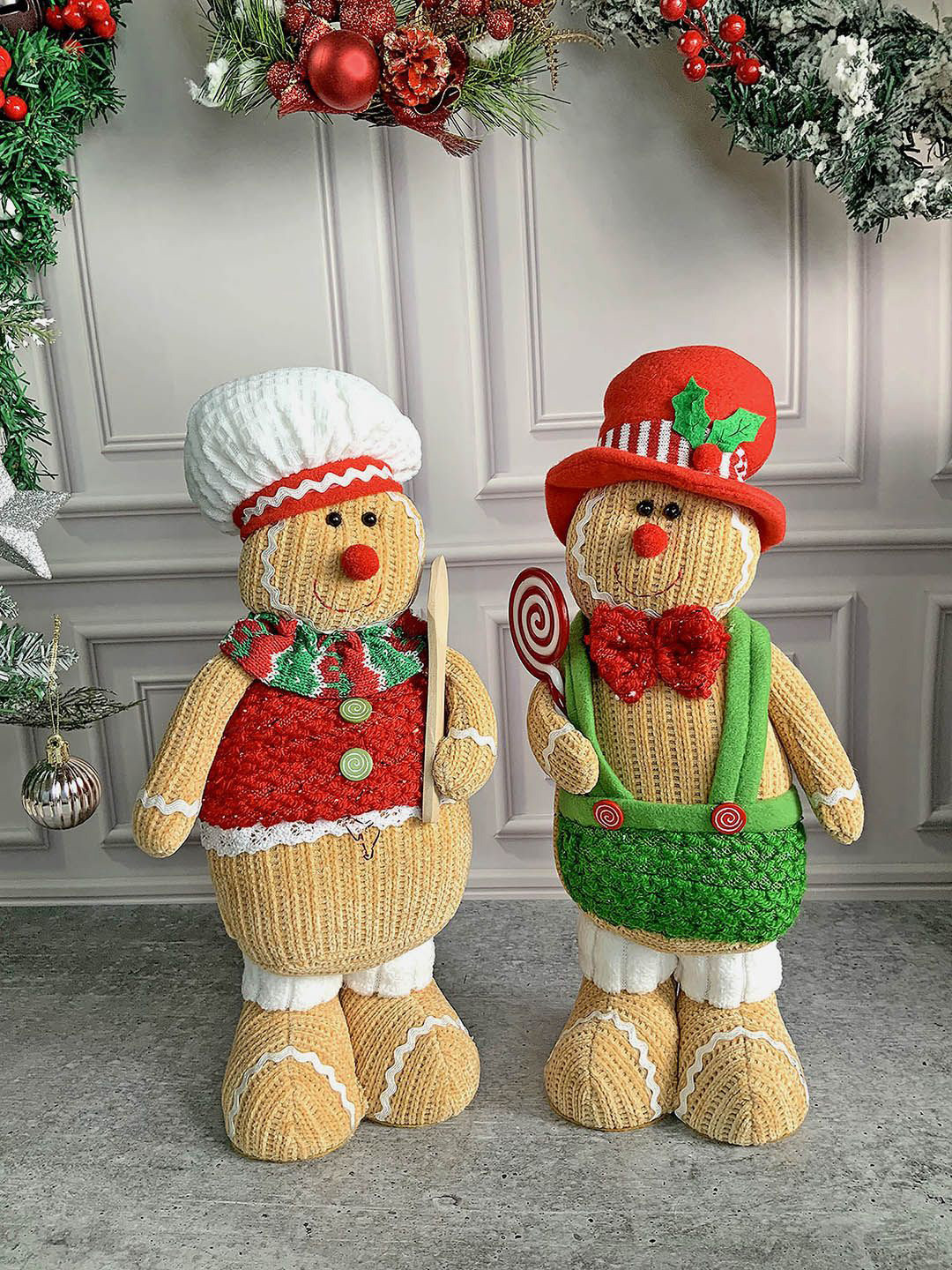 Little Surprise Box LLP Brown & Red 2 Pieces Gingerbread Figurine Showpiece