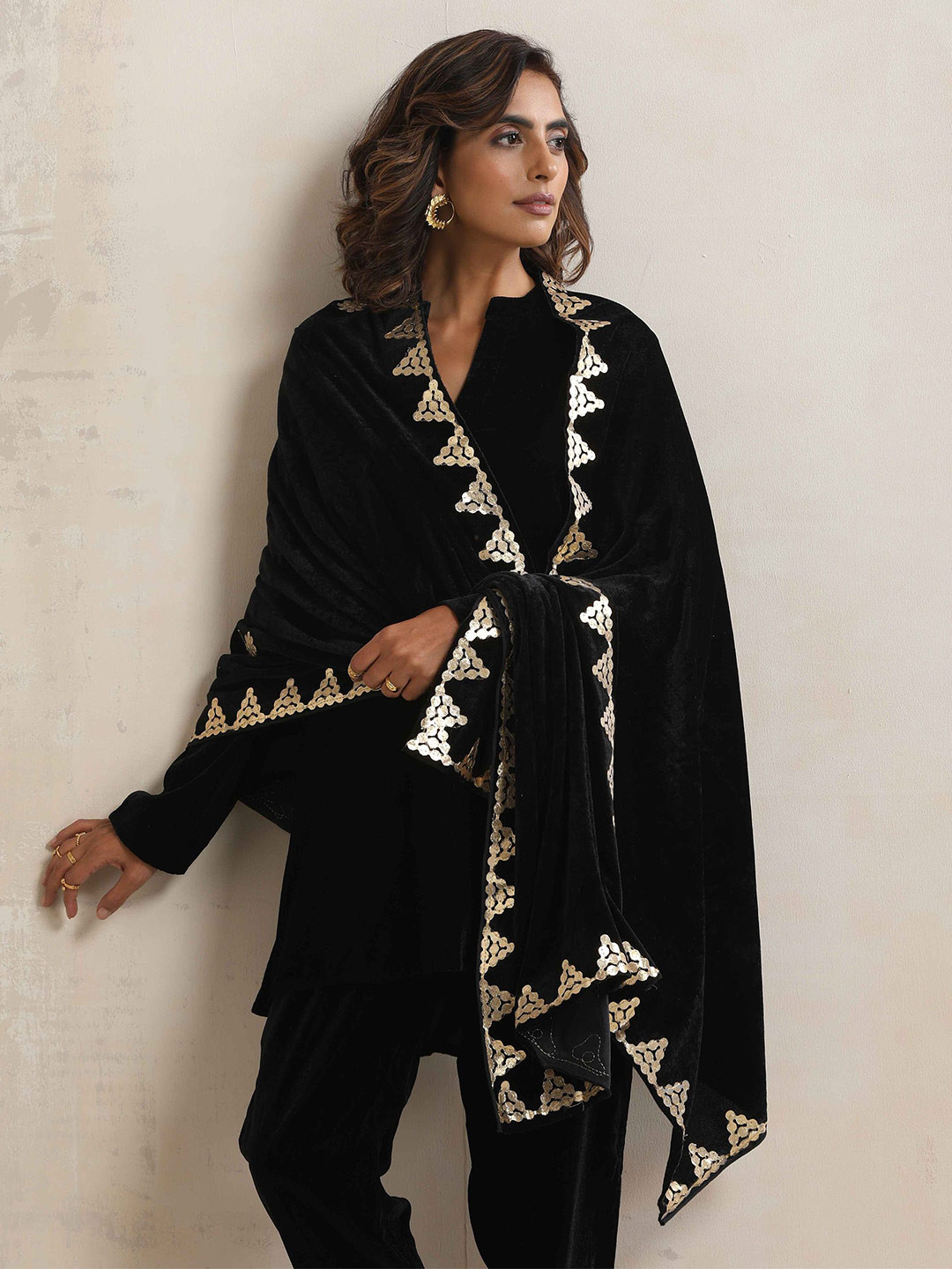 trueBrowns Women Gota Patti Velvet Stole