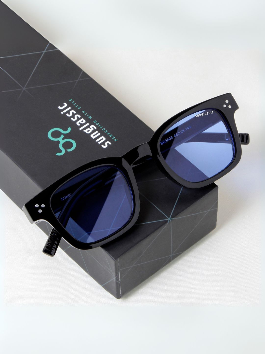 SUNGLASSIC Unisex Wayfarer Sunglasses with UV Protected Lens  VAN - Ares-Black-Blue-Blue