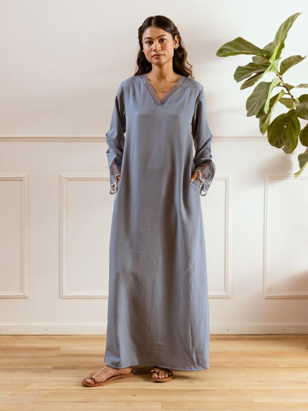 FEATHERS CLOSET Women Crepe V-Neck Long Sleeves Everyday Maxi Nightdress
