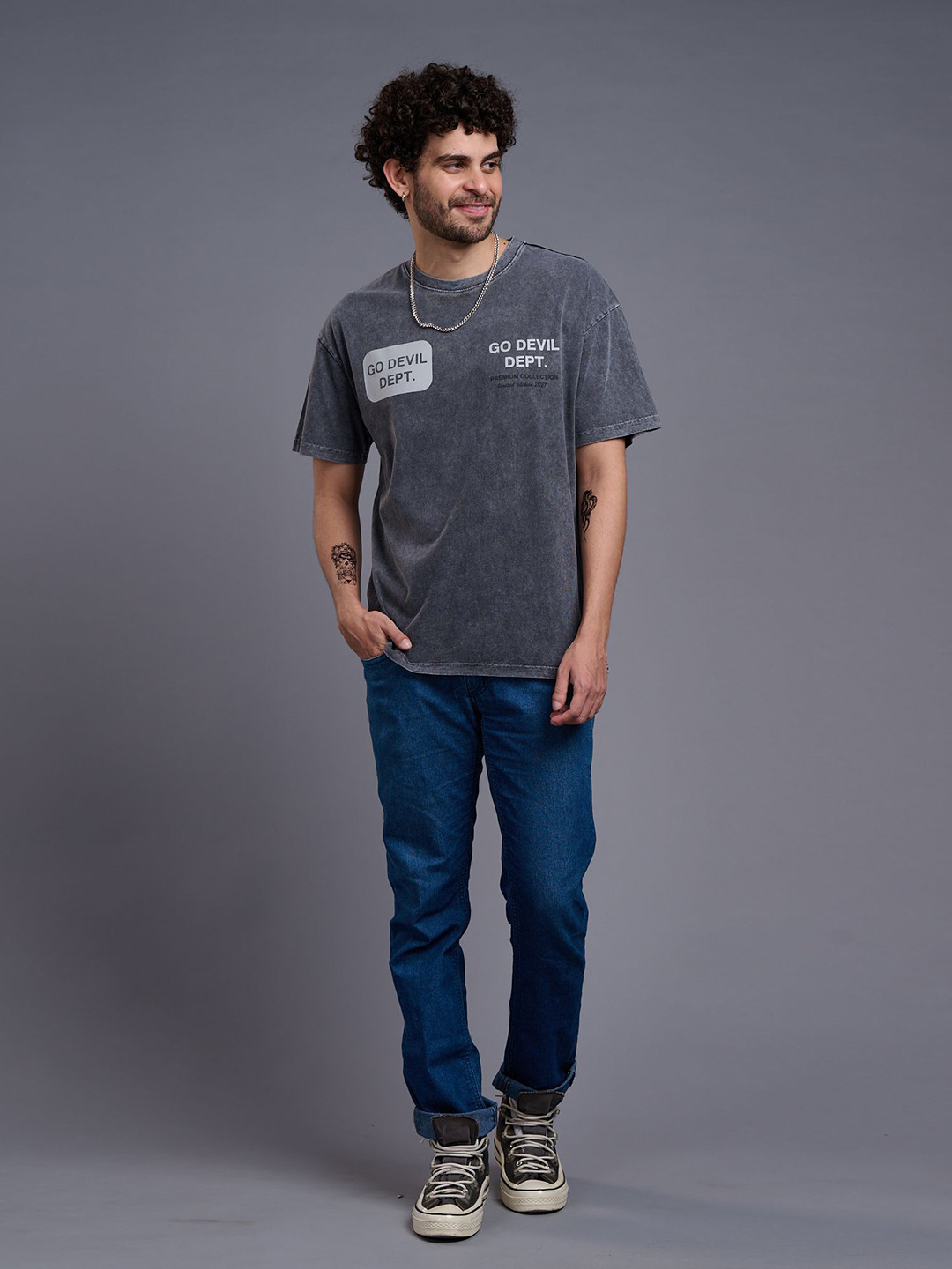 GO DEVIL Men Striped Applique T-shirt