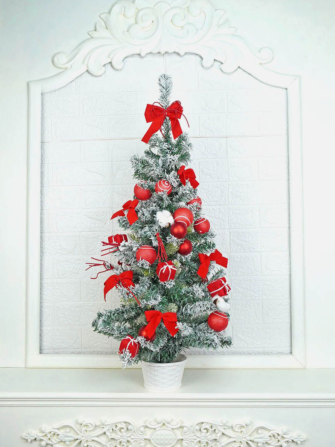 Little Surprise Box LLP Red & Green Swirl Frosty Bushy Christmas Tree