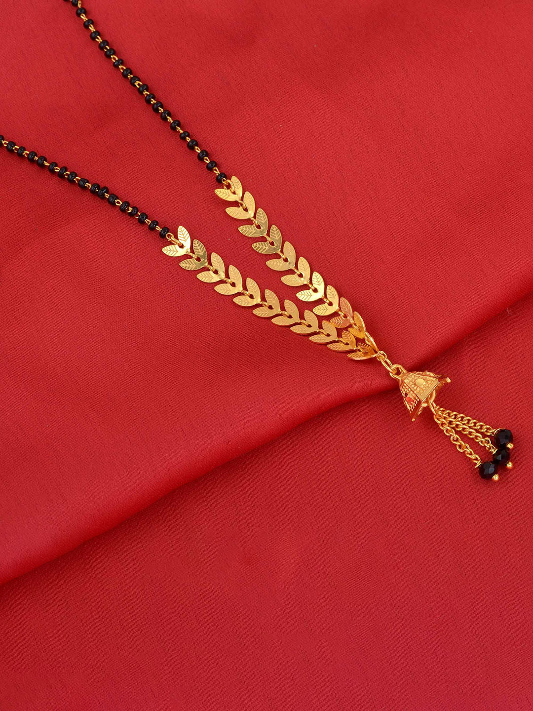 MEMOIR Gold-Plated Artificial Beads Leaf Design Short Traditional Mangalsutra