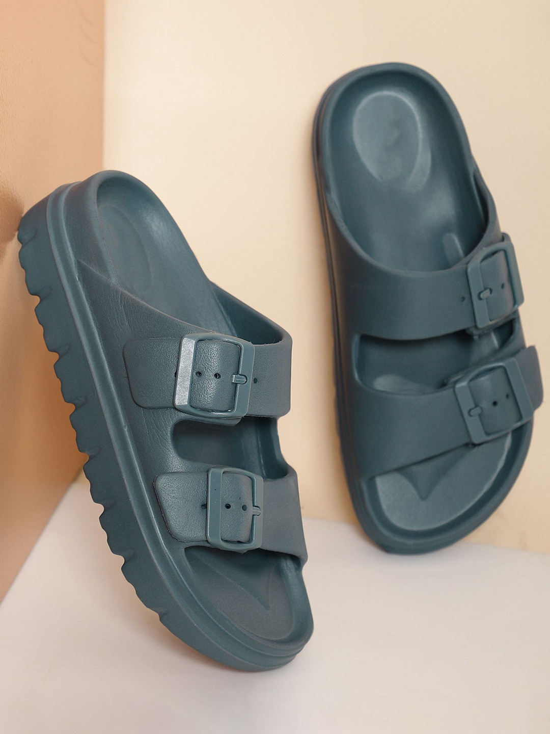 OZZOH Women Rubber Slider Flip Flops