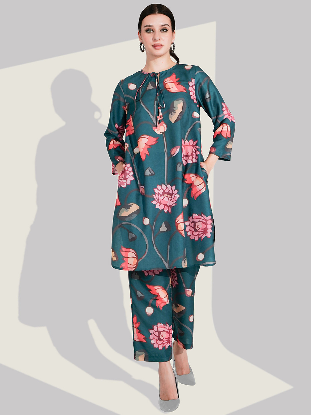 Dora Dori Women Ethnic Motifs Printed Regular Kurta with Trousers