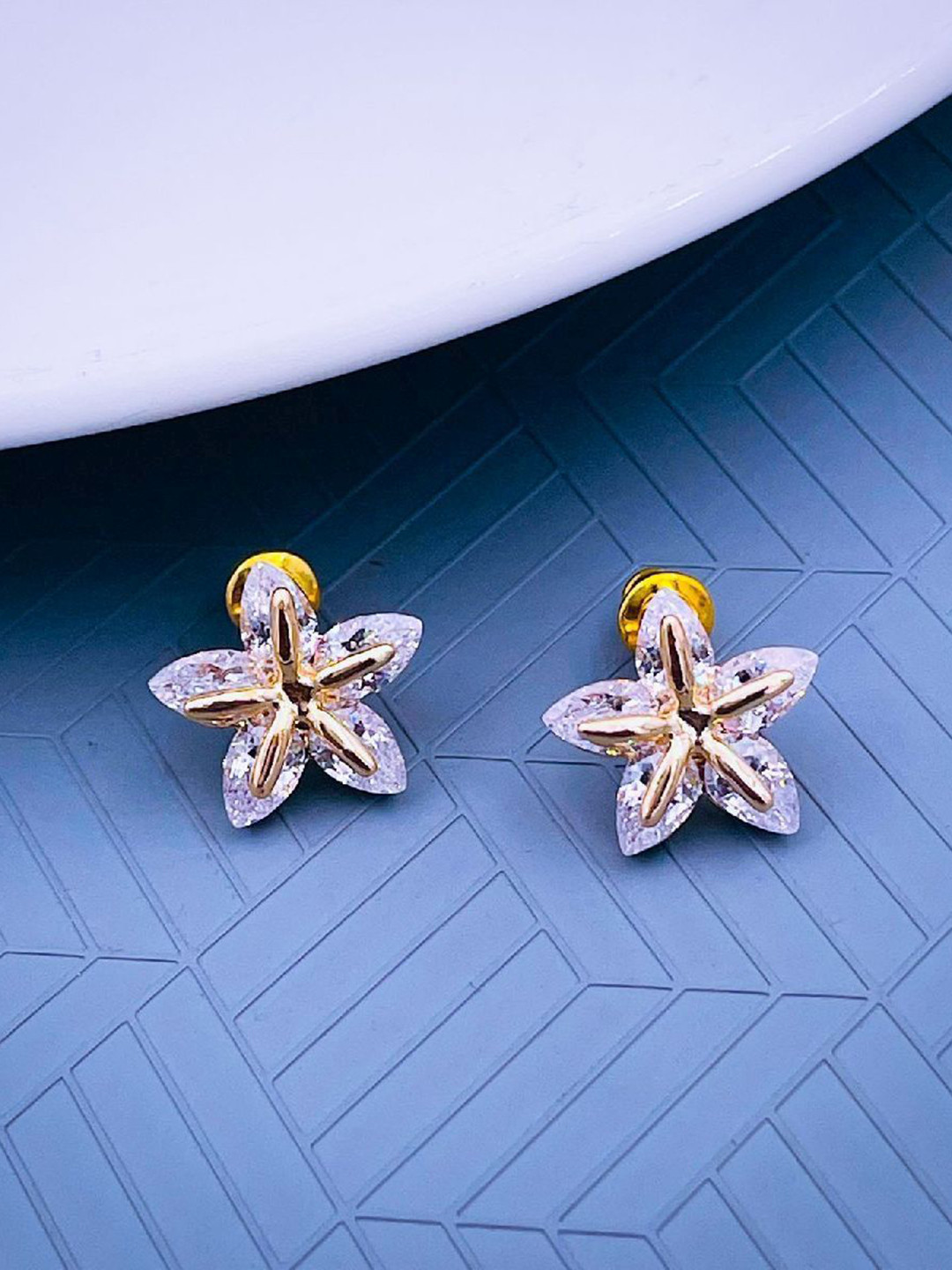 ZIVOM Star Shaped Studs Earrings