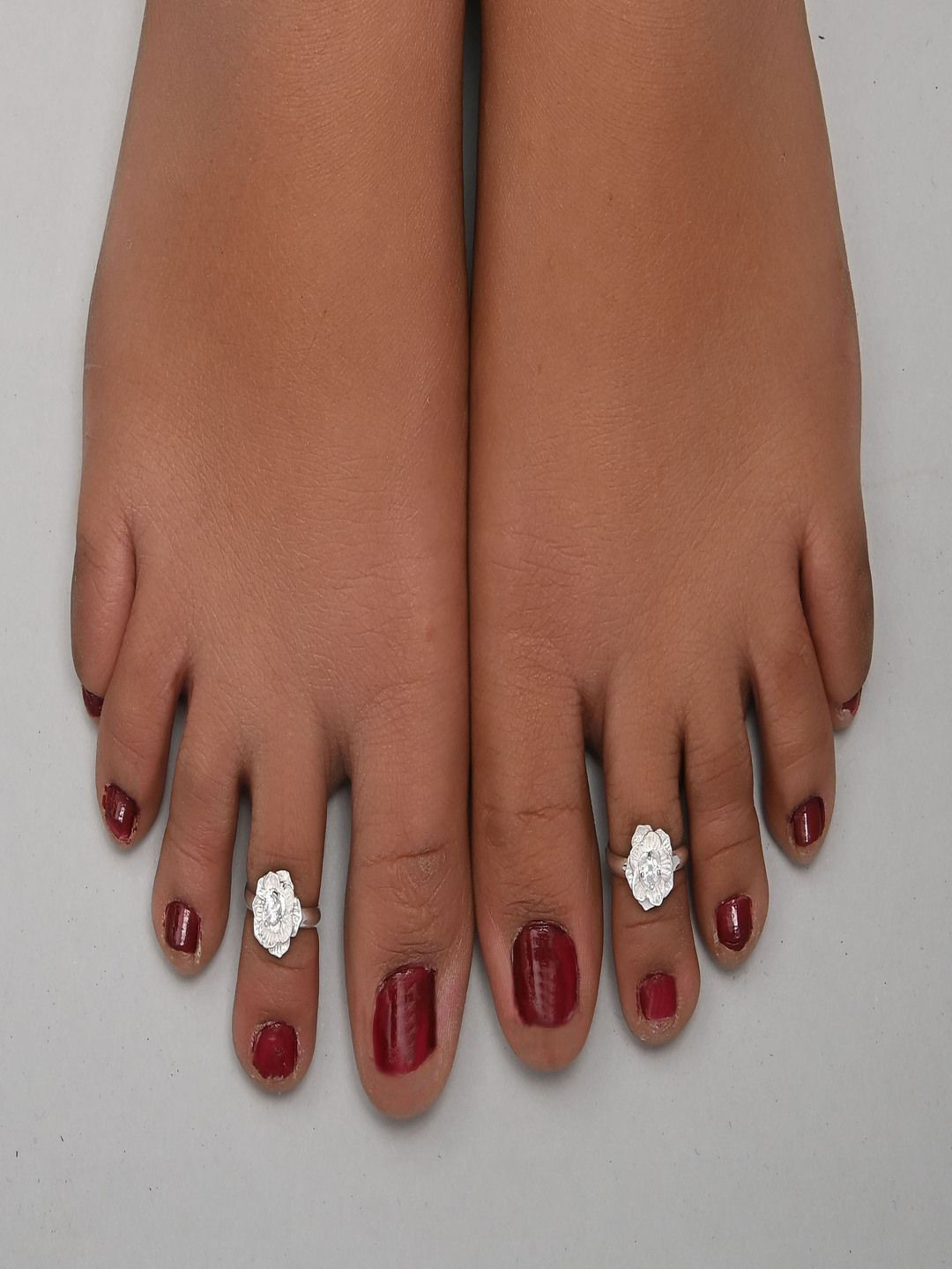 Paavni 925 Sterling Silver Flower Style Toe Rings