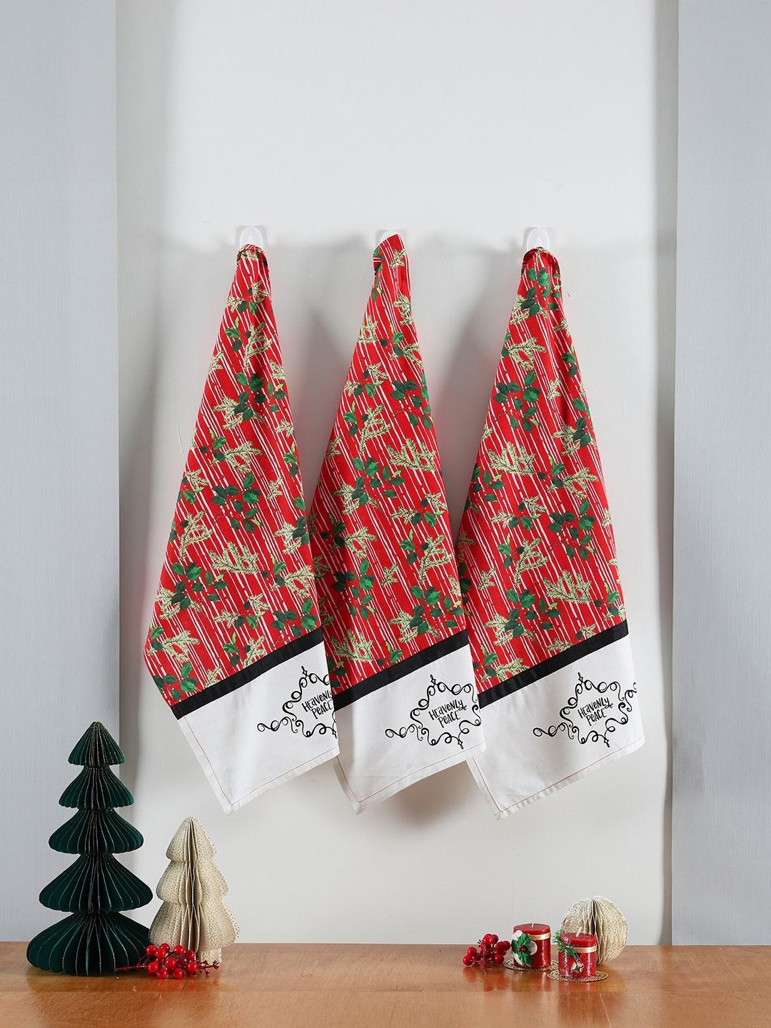Ratan Cart Set Of 3  Red & White Printed Kitchen Towels