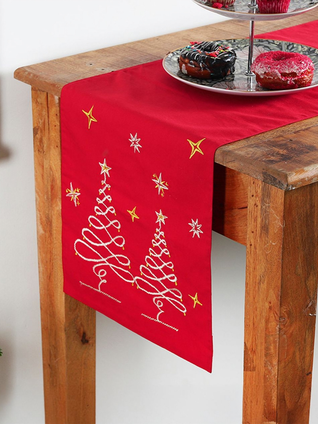 Ratan Cart Red & White Printed Table Runner
