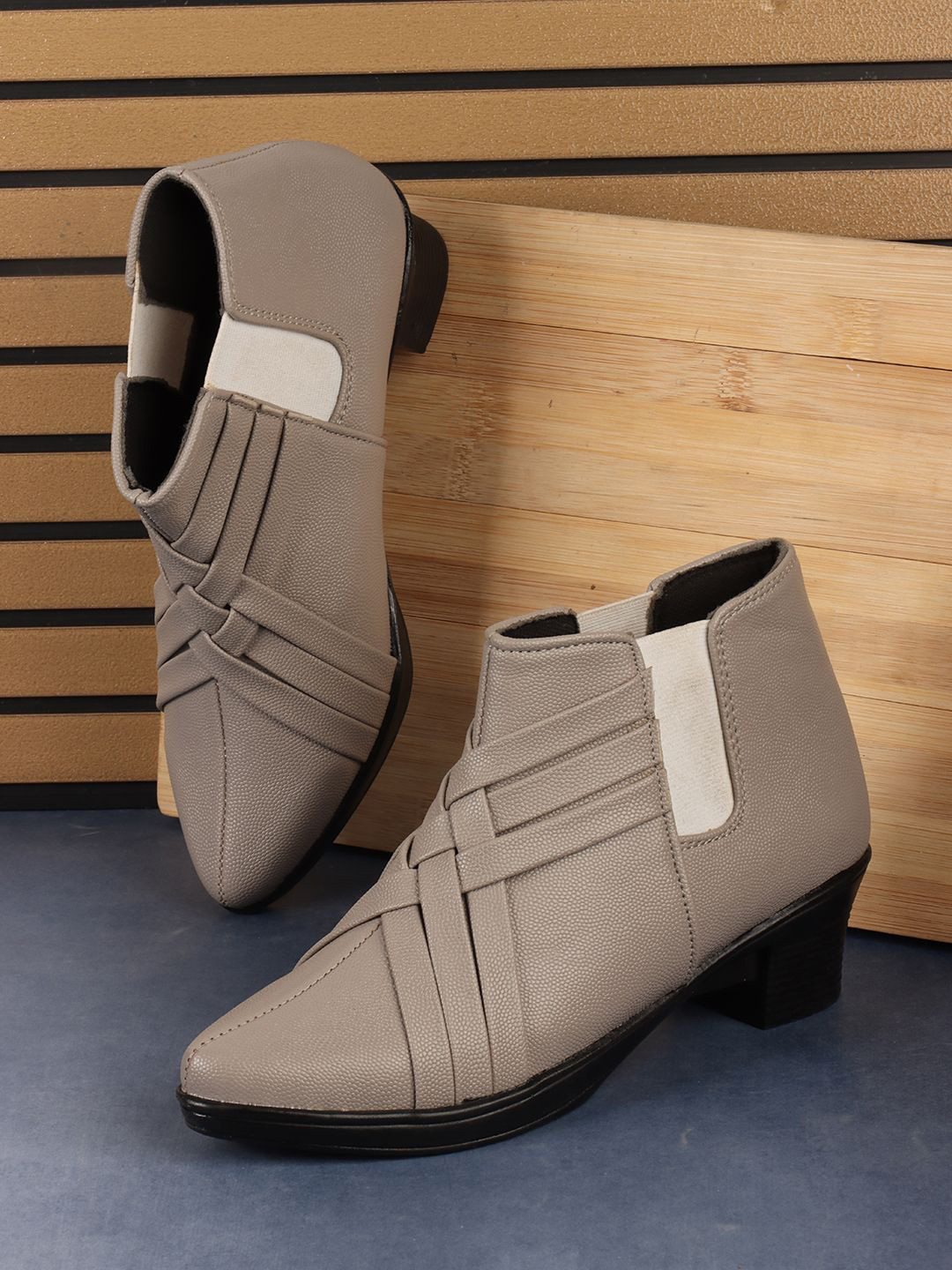 Denill Women Classic Design Wedge-Heel Chelsea Boots