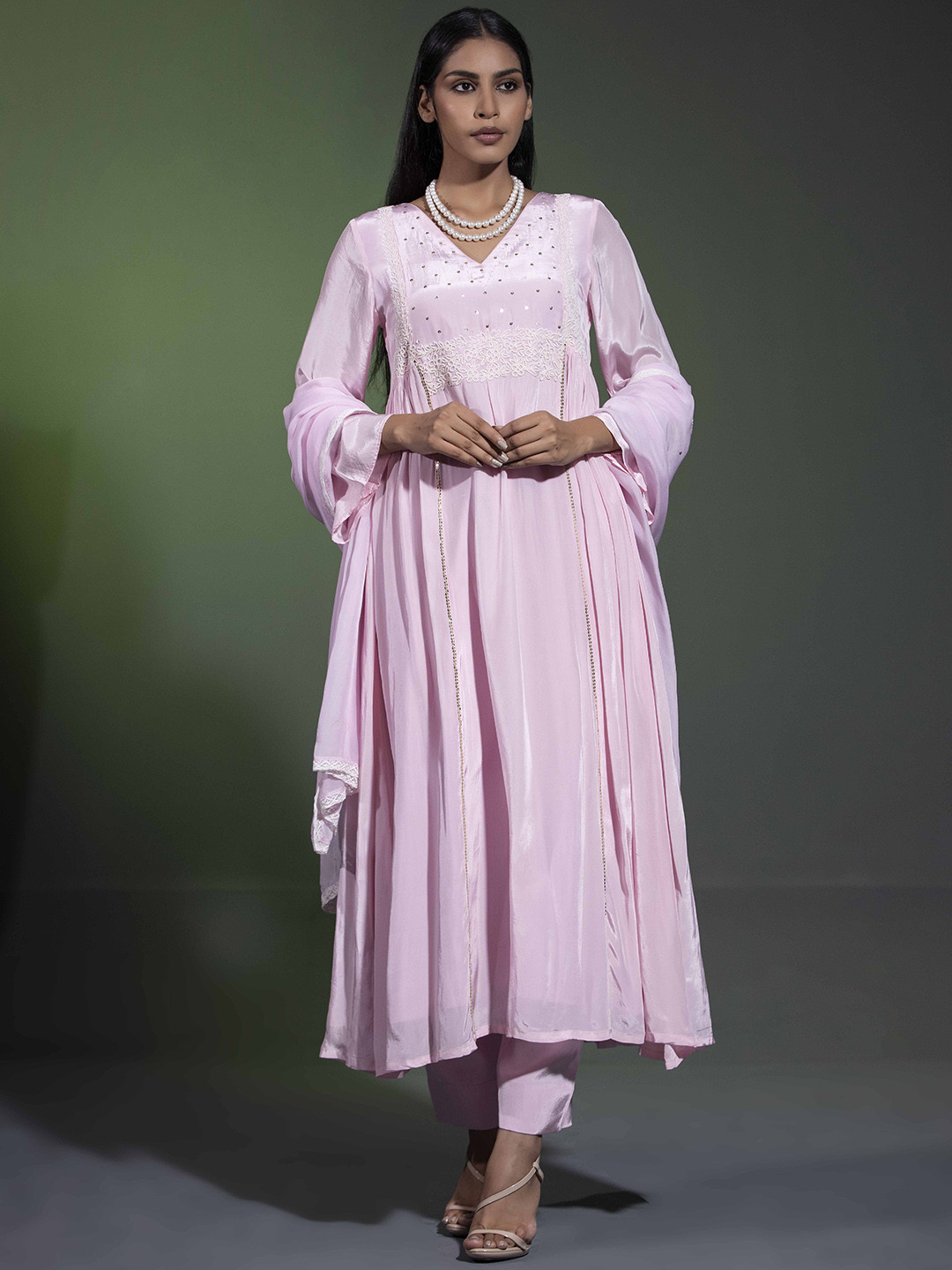 SHWETA DABAS Women Regular Beads and Stones Silk Crepe Kurta with Trousers & With Dupatta