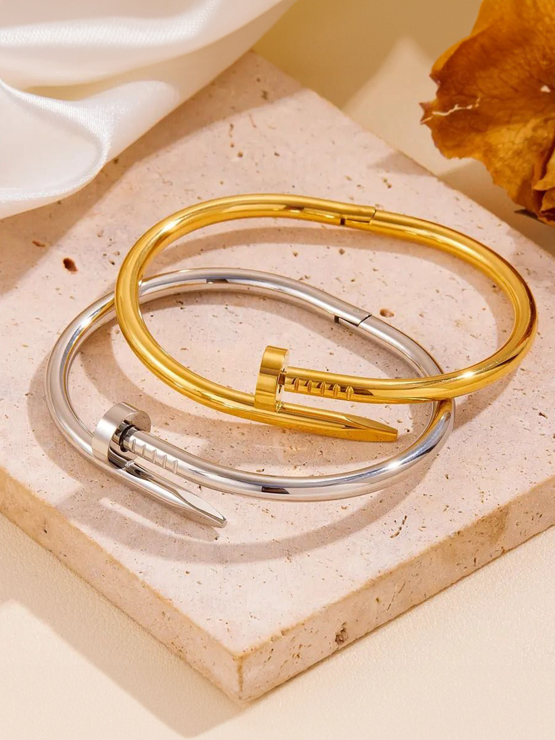 MEENAZ Women 2 Antique Gold-Plated Kada Bracelet