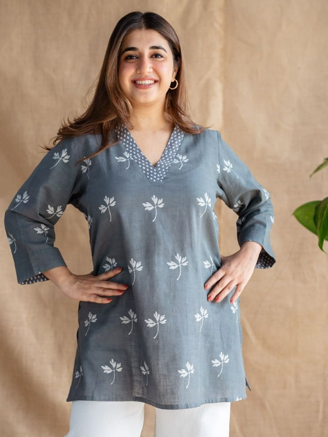 THE INDIAN ETHNIC CO Grey Straight Dabu Slub Cotton Short Top