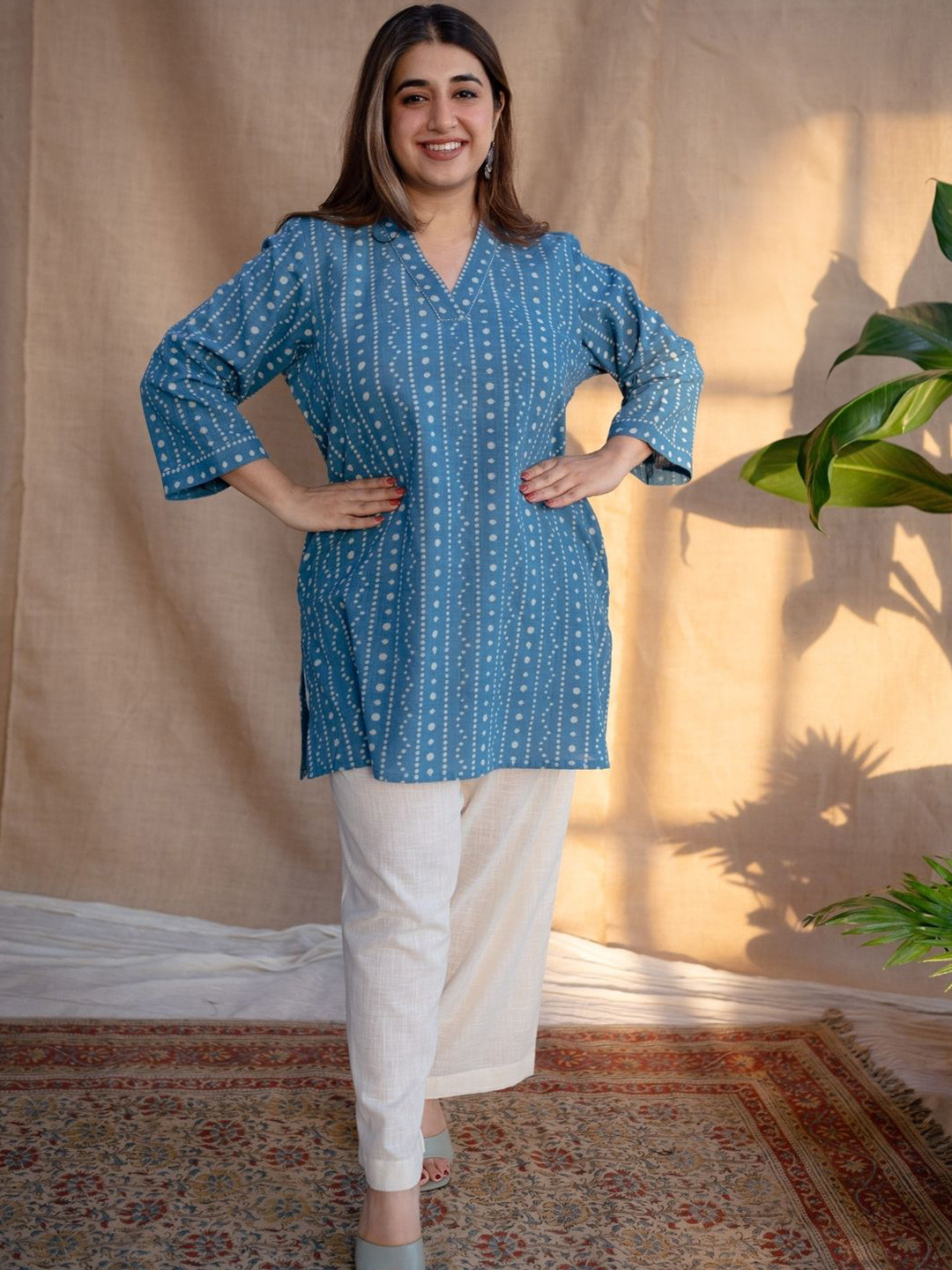THE INDIAN ETHNIC CO Indigo Dabu Slub Cotton Short Top