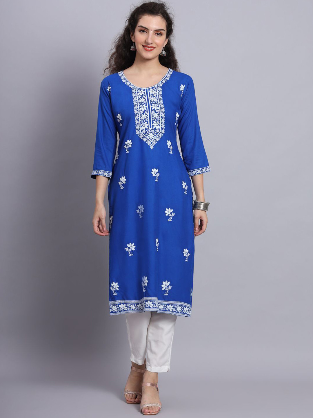 HERE&NOW Women Floral Embroidered Thread Work Kurta