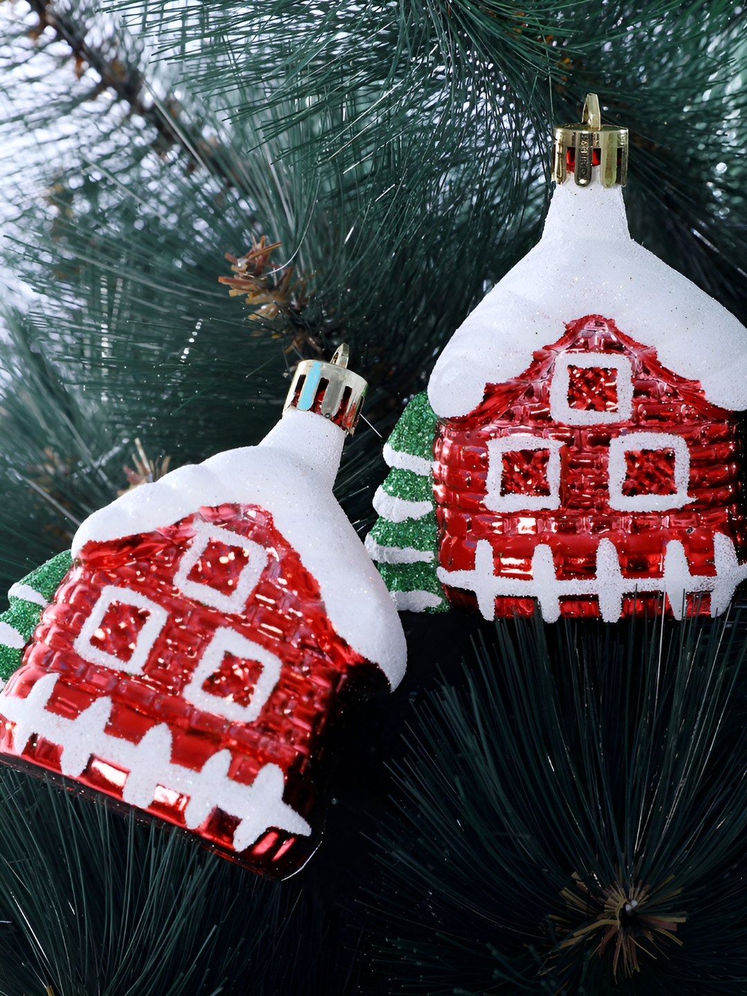 TAYHAA Set Of 3 Red & White Gingerbread House Ornaments