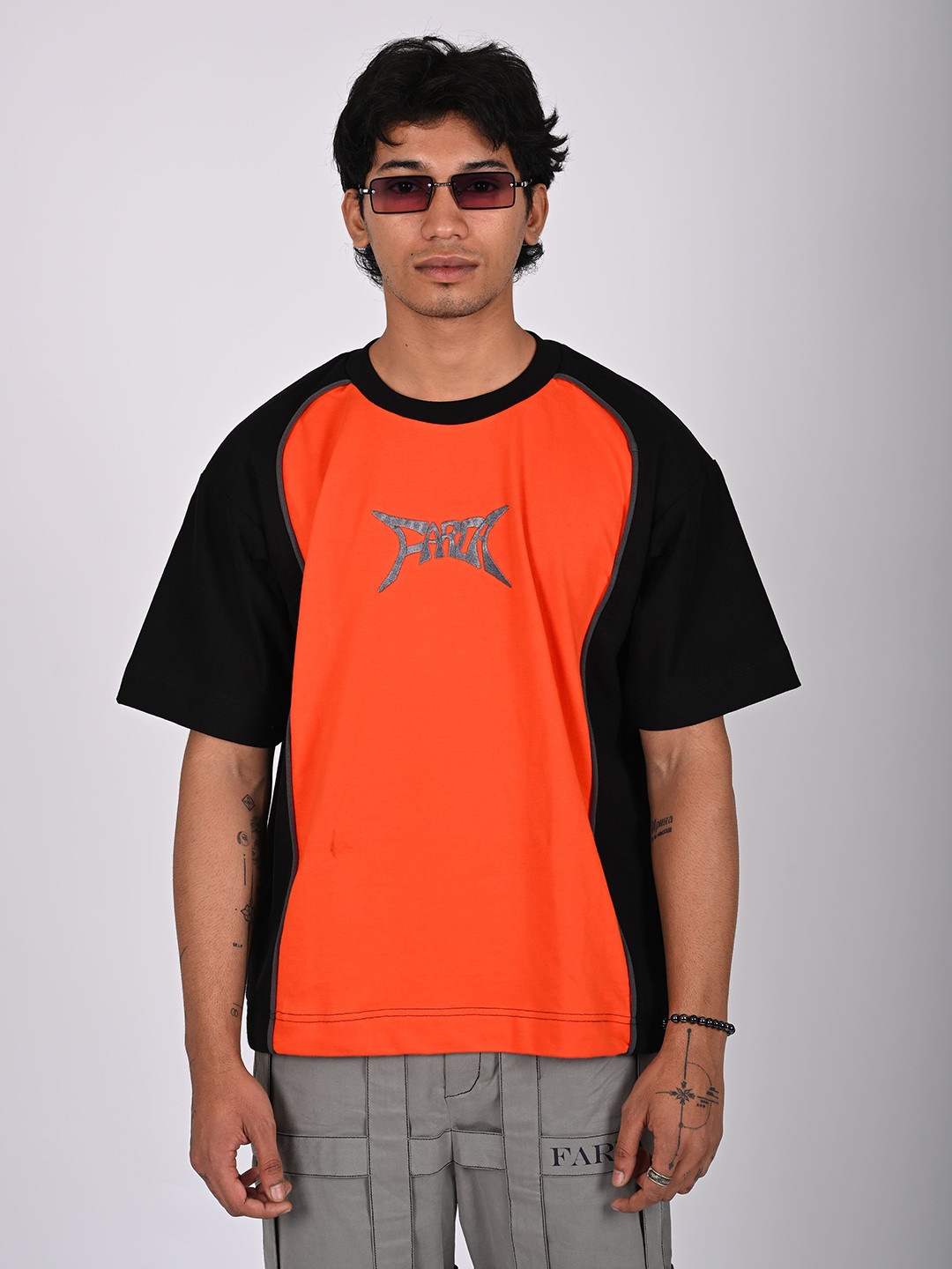 FARDA Unisex Brand Logo Drop-Shoulder Sleeves T-shirt