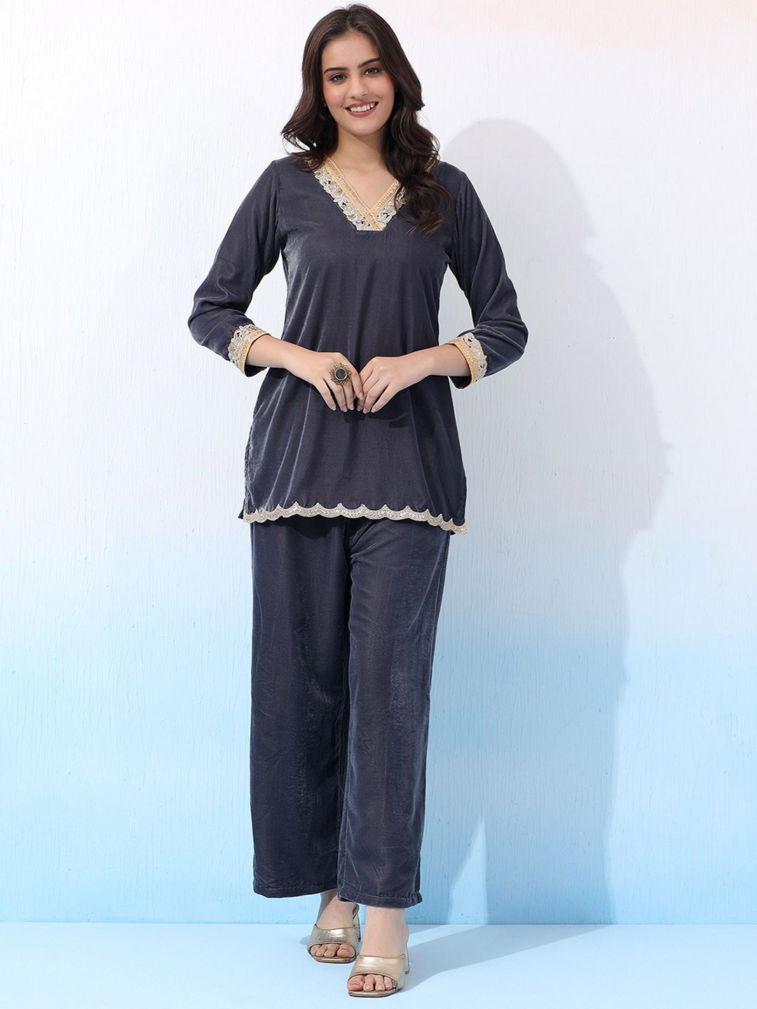 Bani Winter V-Neck Embroidered Velvet Top With Trousers