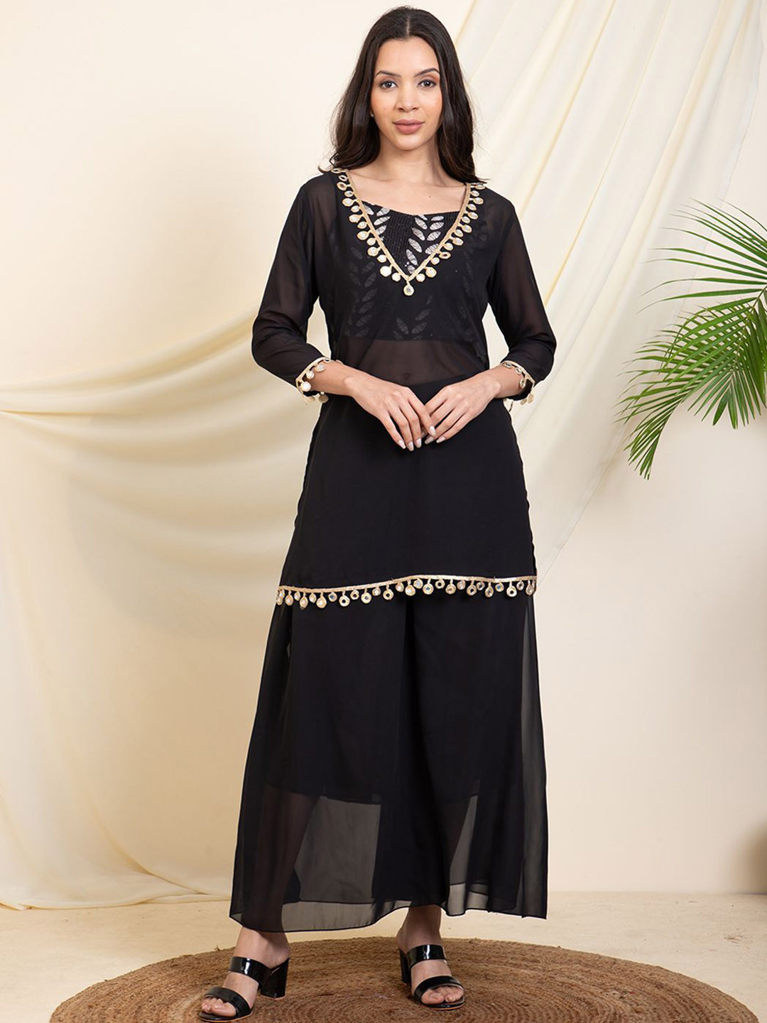 DEEBACO Embroidered V-Neck Top & Tunic With Palazzo