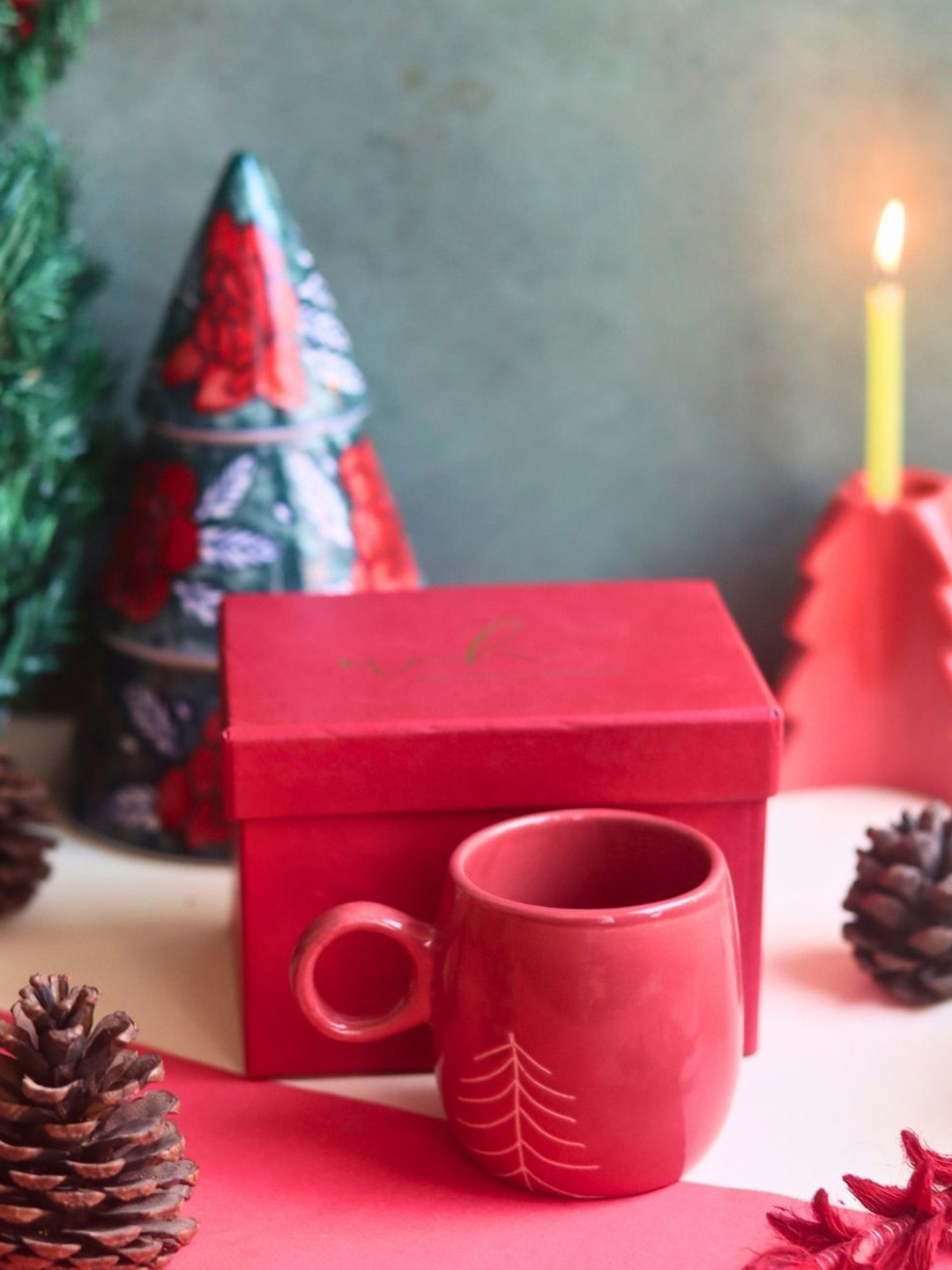 WEAVING HOMES Red Hand Painted Printed Ceramic Glossy Mugs Set of Cups and Mugs