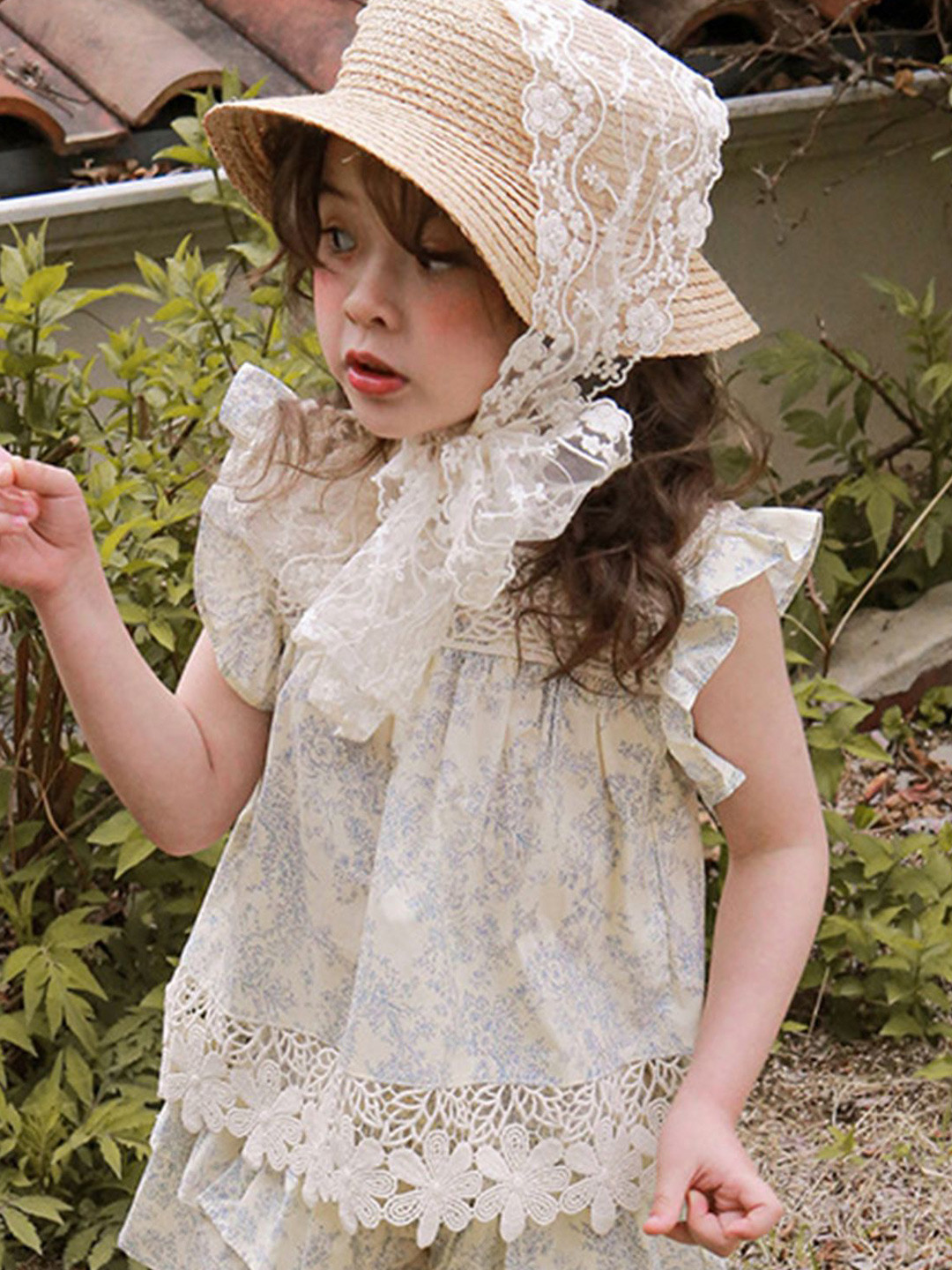 LULU & SKY Floral Flutter Sleeve Top