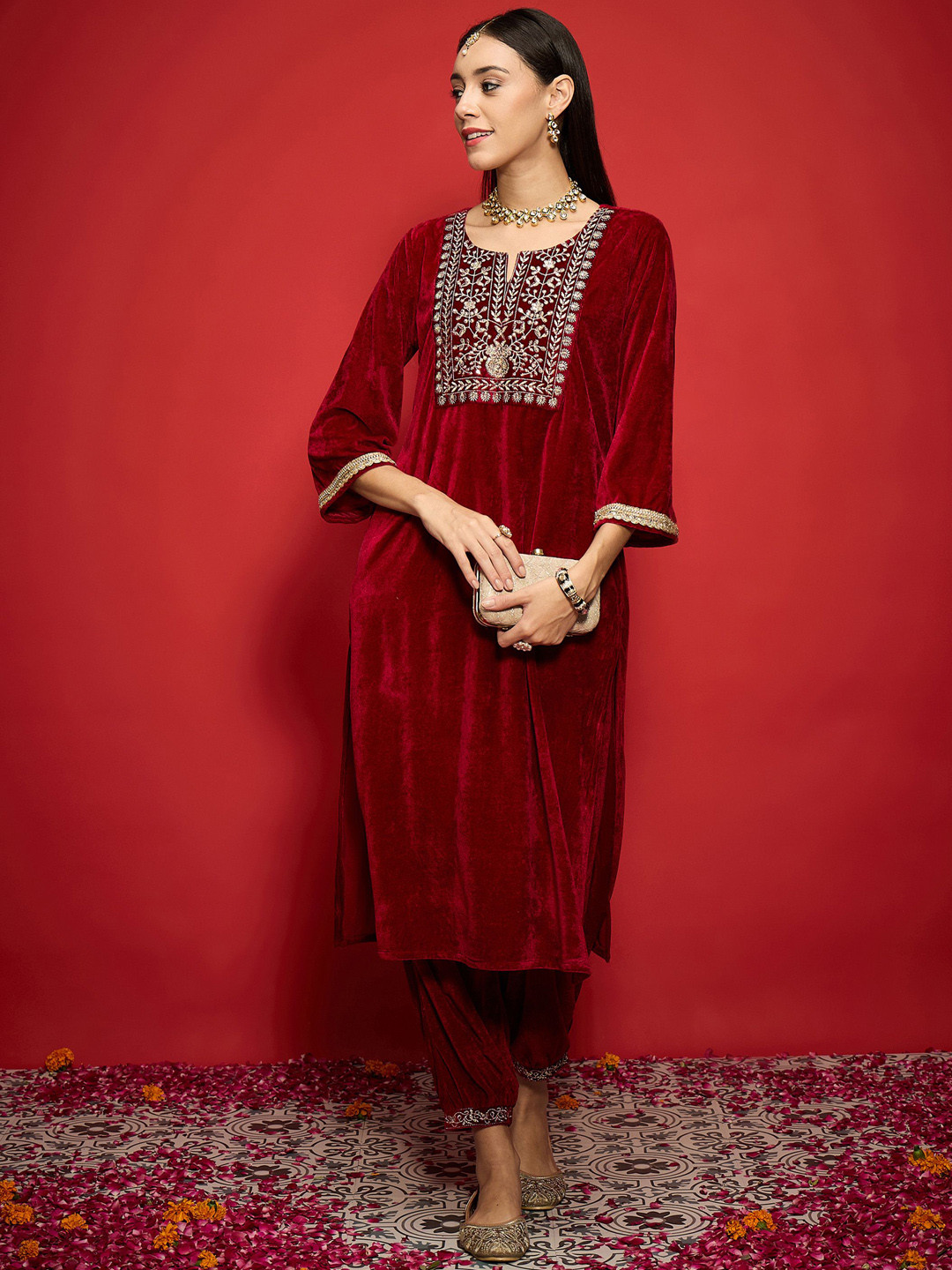 Shae by SASSAFRAS Women Ethnic Motifs Yoke Design Regular Sequinned Velvet Kurta with Harem Pants