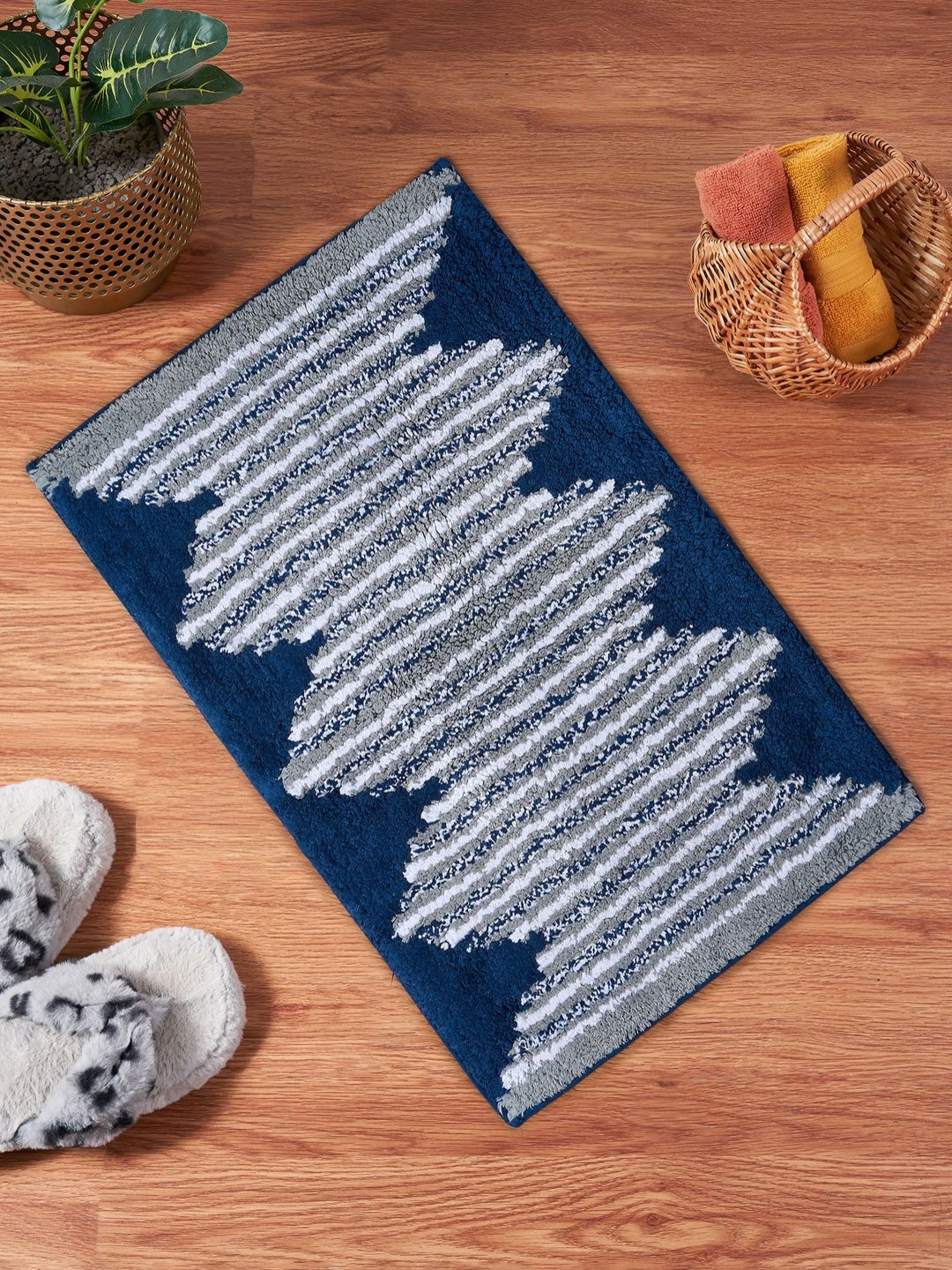 Living scapes by Pantaloons Navy-Blue & White Rectangular Bath Rugs