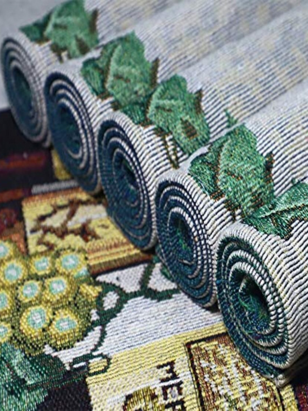 PRAKARTIK Set of 6 White & Green Printed Christmas Cotton Dining Table Placemats