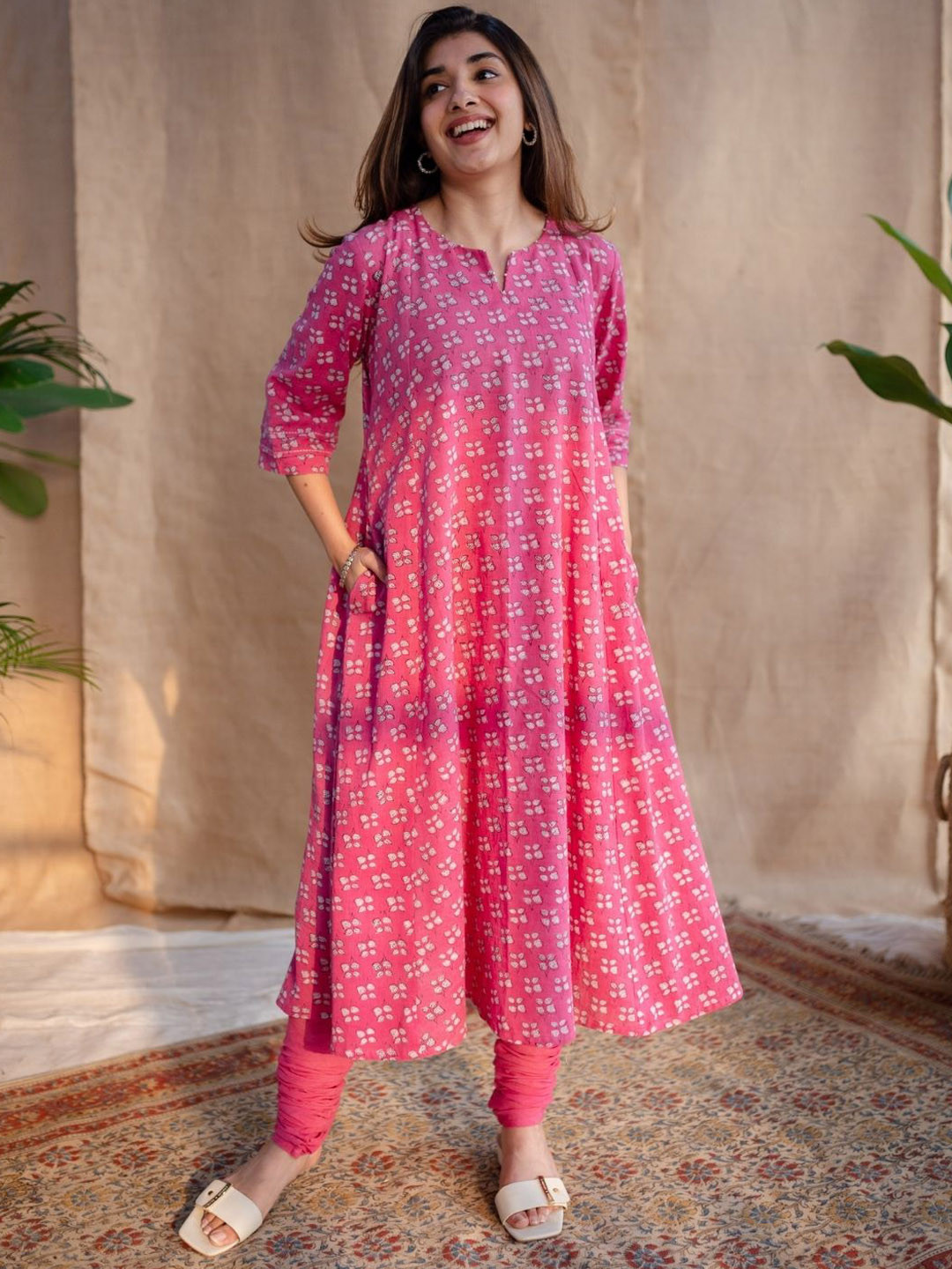 THE INDIAN ETHNIC CO Women Floral Printed Thread Work Block Print Handloom Kurta