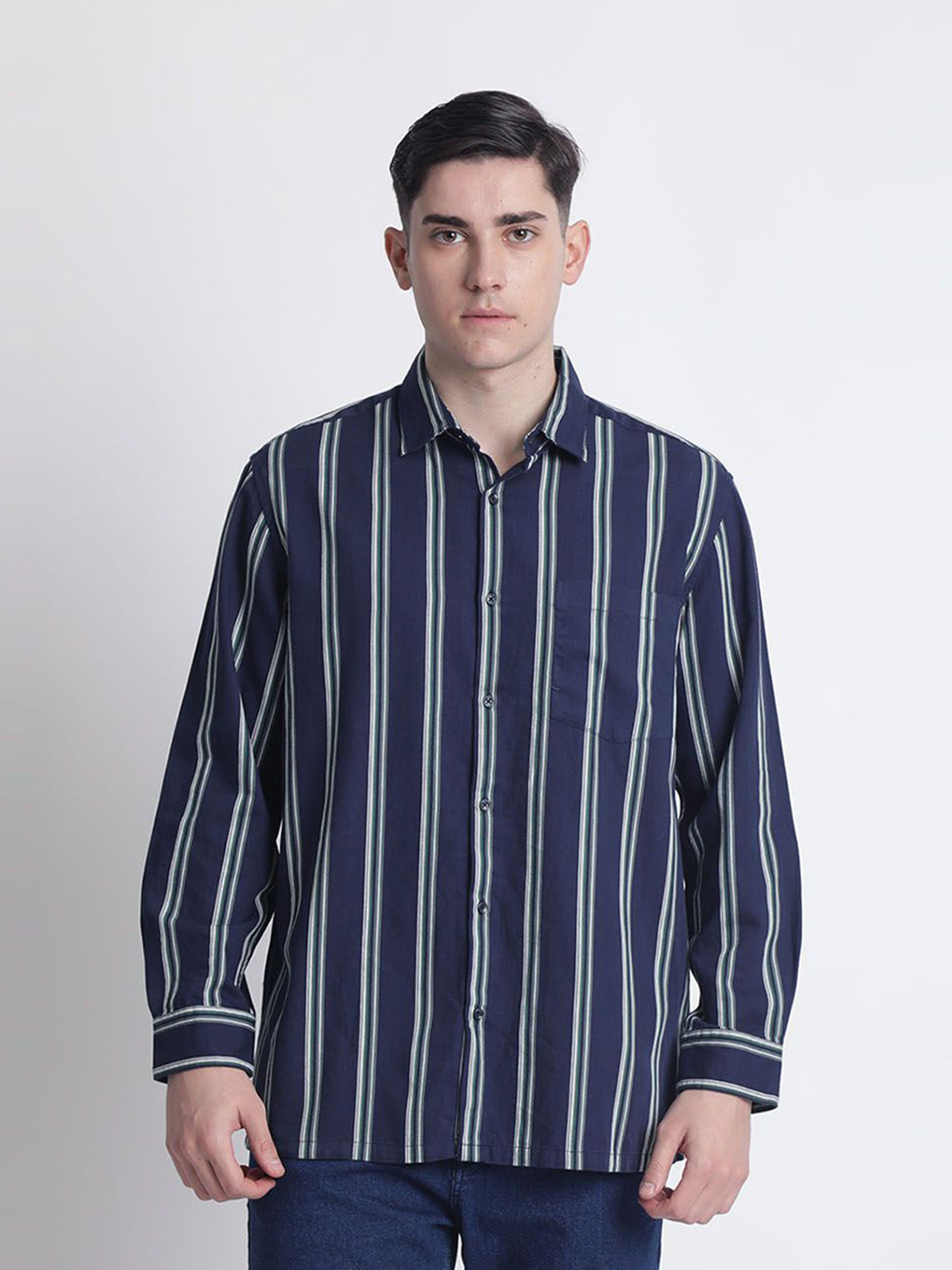 Men Vertical Striped Cotton Relaxed Fit Casual Shirt