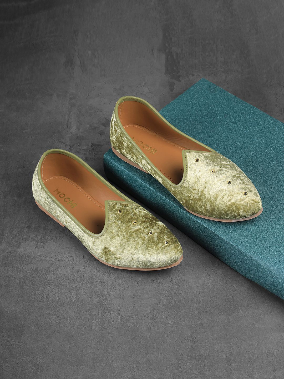 Mochi Men Shoe-Style Sandals