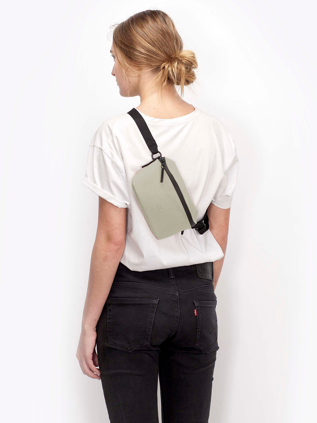 UCON ACROBATICS Unisex Jona Medium Fanny Crossbody Waist Pouch