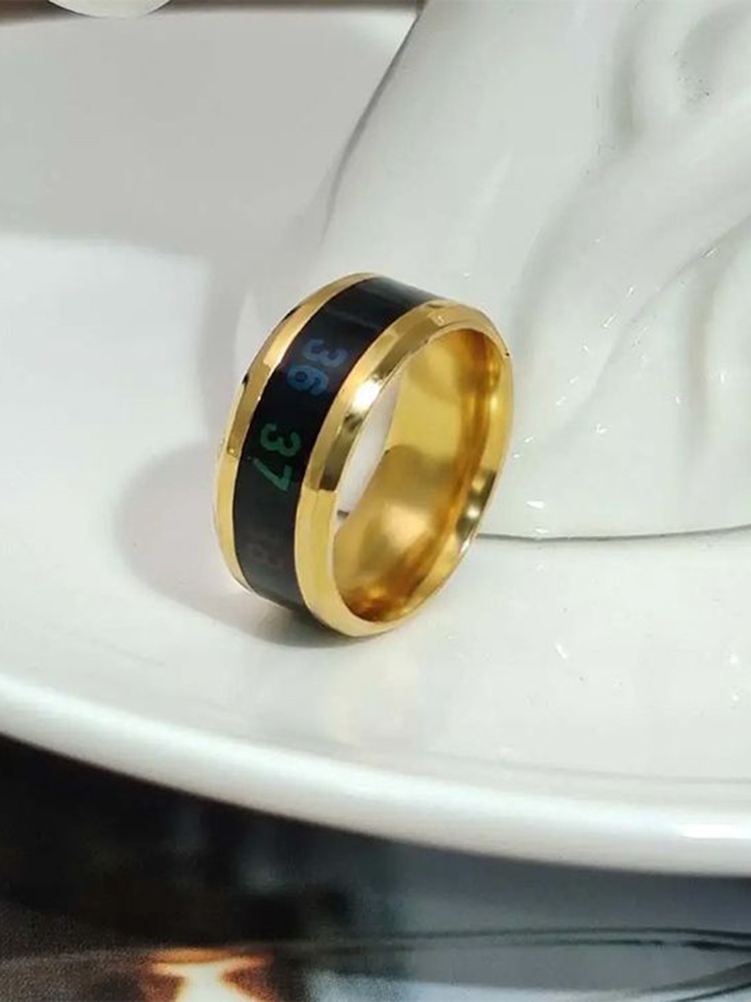 Lila Temperature Monitor Finger Ring