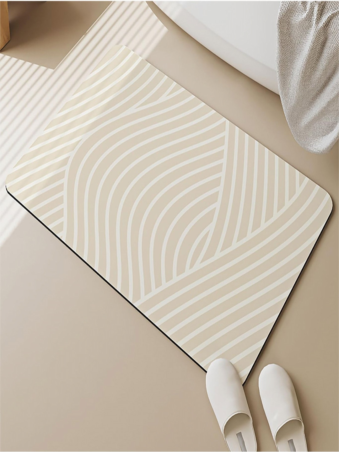 HOUSE OF QUIRK Beige & White Non Slip Bathroom Rug