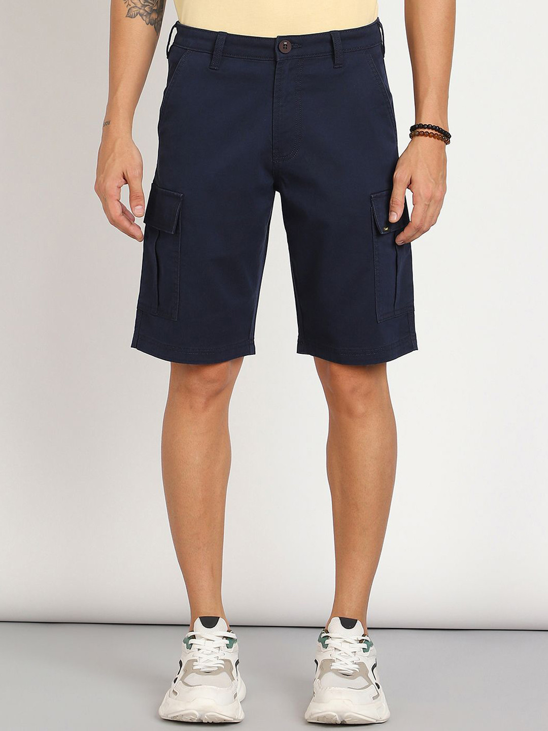 Lee Men Mid Rise Straight Fit Cotton Cargo Shorts