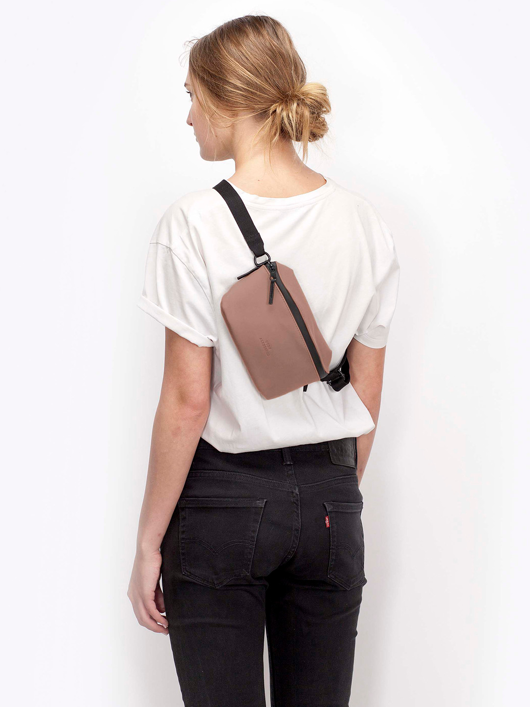 UCON ACROBATICS Unisex Jona Medium Fanny Crossbody Waist Pouch