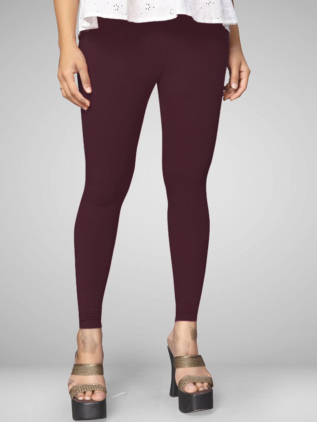 MANTICORE Women Mid-Rise Ankle-Length Leggings
