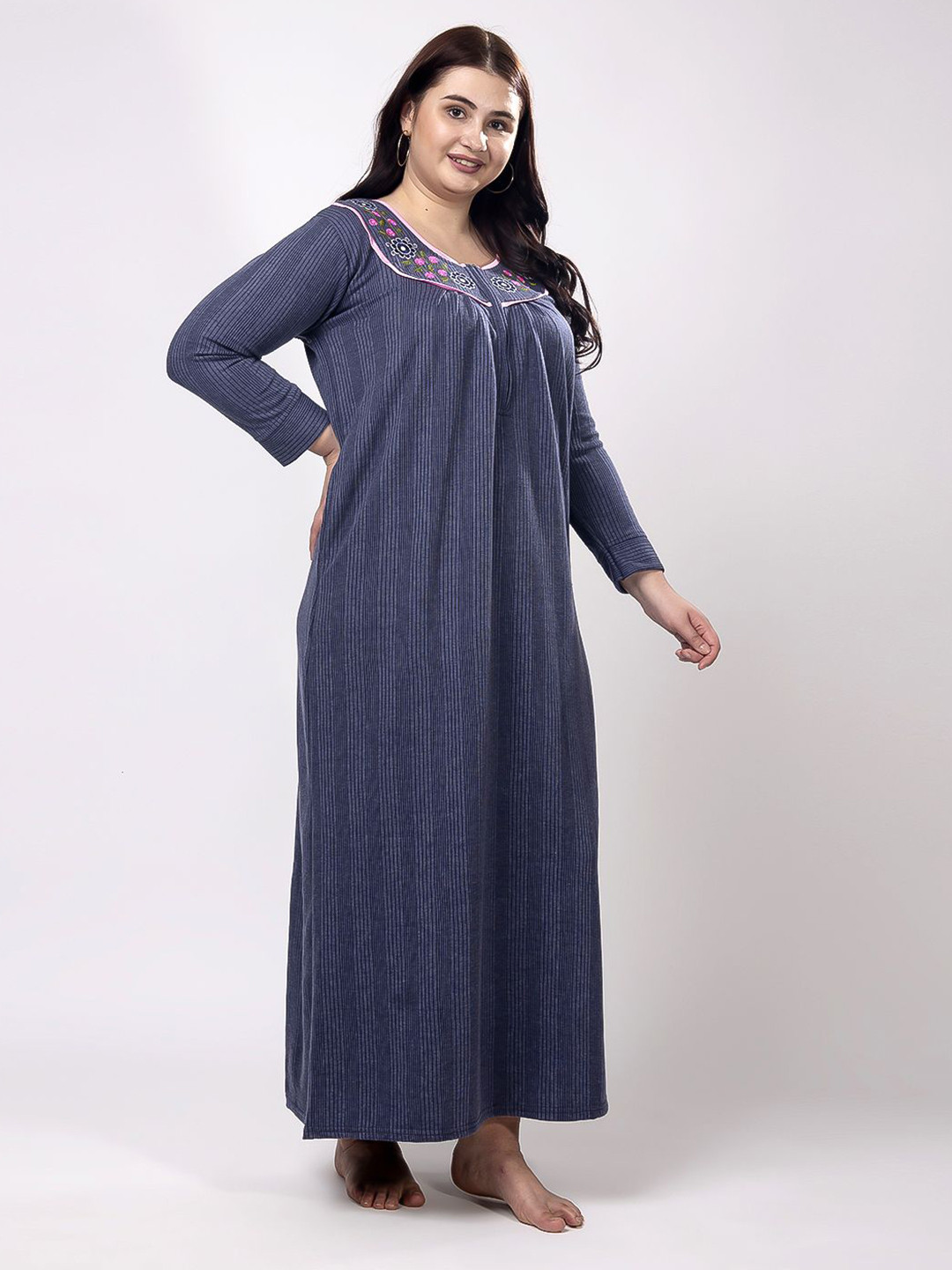 CHUI MUI Embroidered Winter Maxi Nightdress