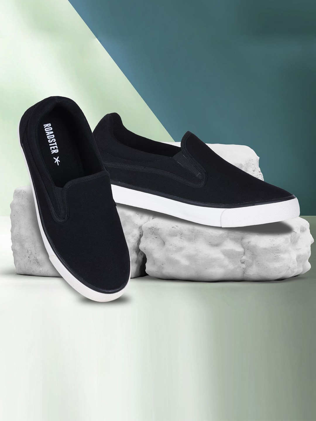 The Roadster Lifestyle Co Men Slip On Canvas Sneakers