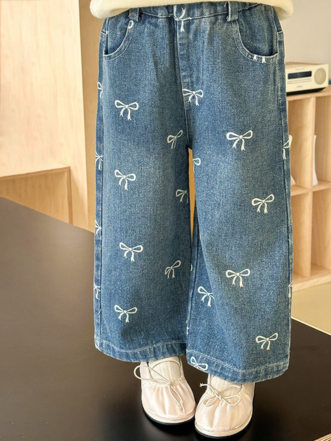 FOREVER FRIDAY Girls Comfort Bow Detailed Light Fade Jeans