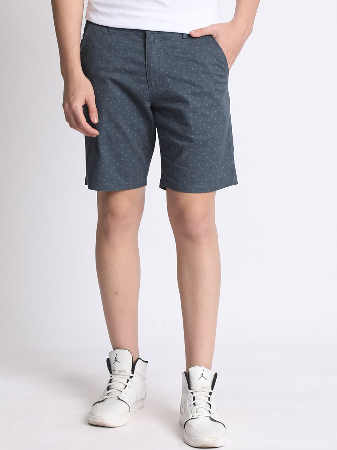 The Roadster Lifestyle Co Men Ditsy Printed Pure Cotton Slim-Fit Shorts