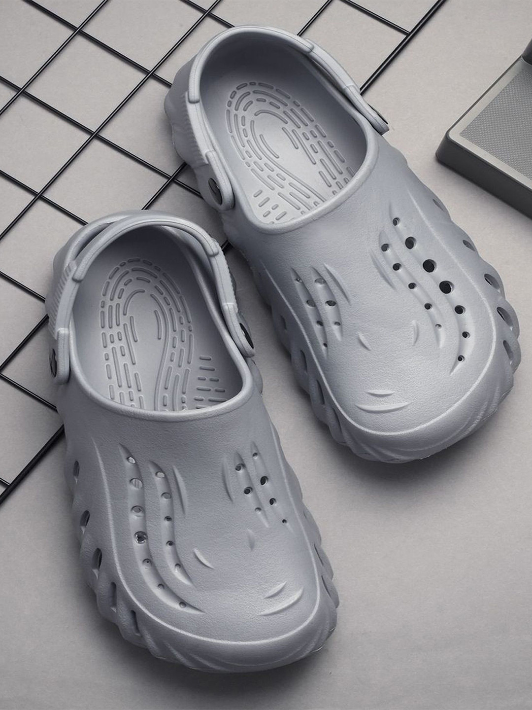 Smoothlite Men Rubber Clogs