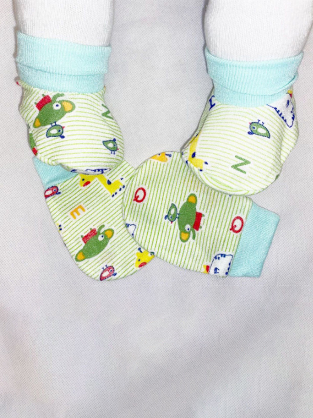 Baesd Infant Printed Cotton Mittens and Booties Combo Set
