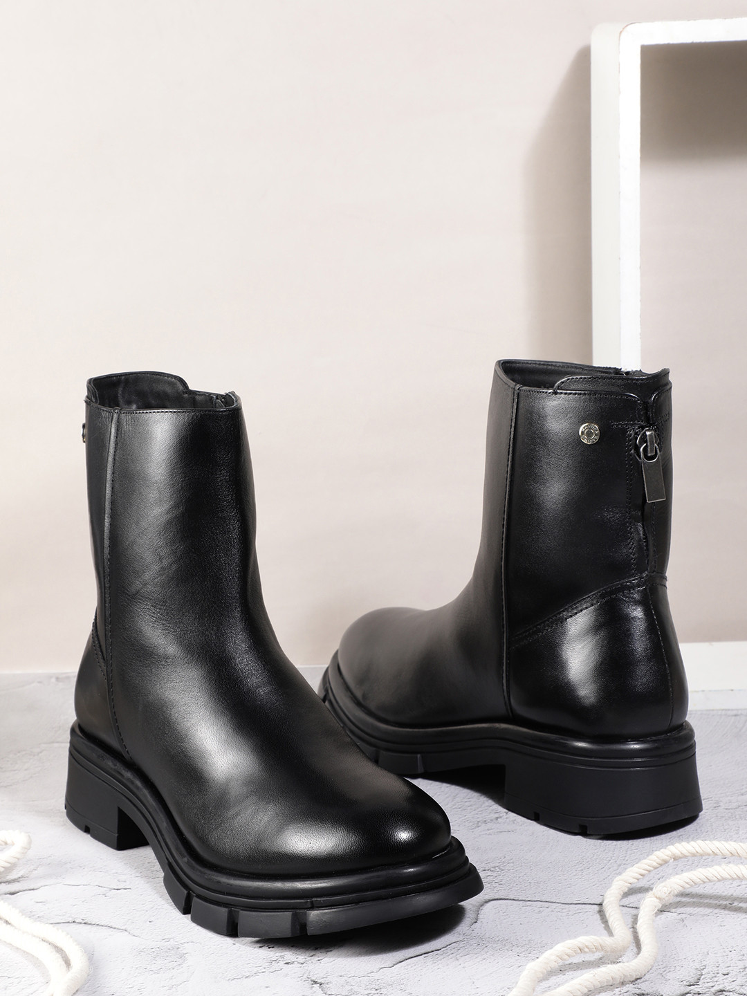 Nautica Women Mid-Top Stacked Heel Regular Boots