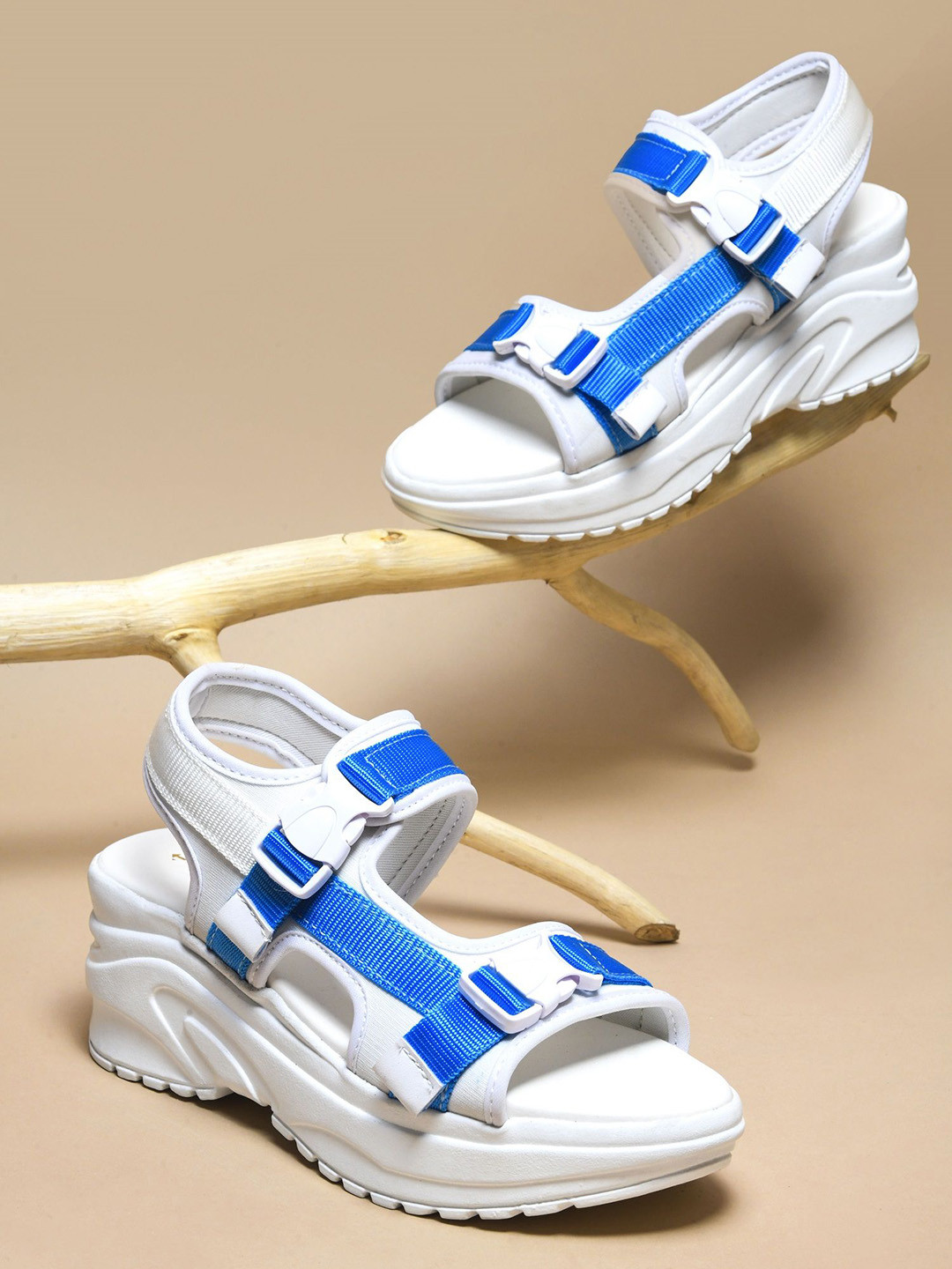 Try Me Women Colourblocked Velcro Sports sandals
