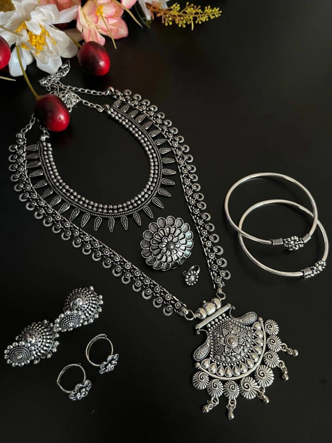 NAMAN ARTS Amisha Silver Plated Oxidised Jewellery Set
