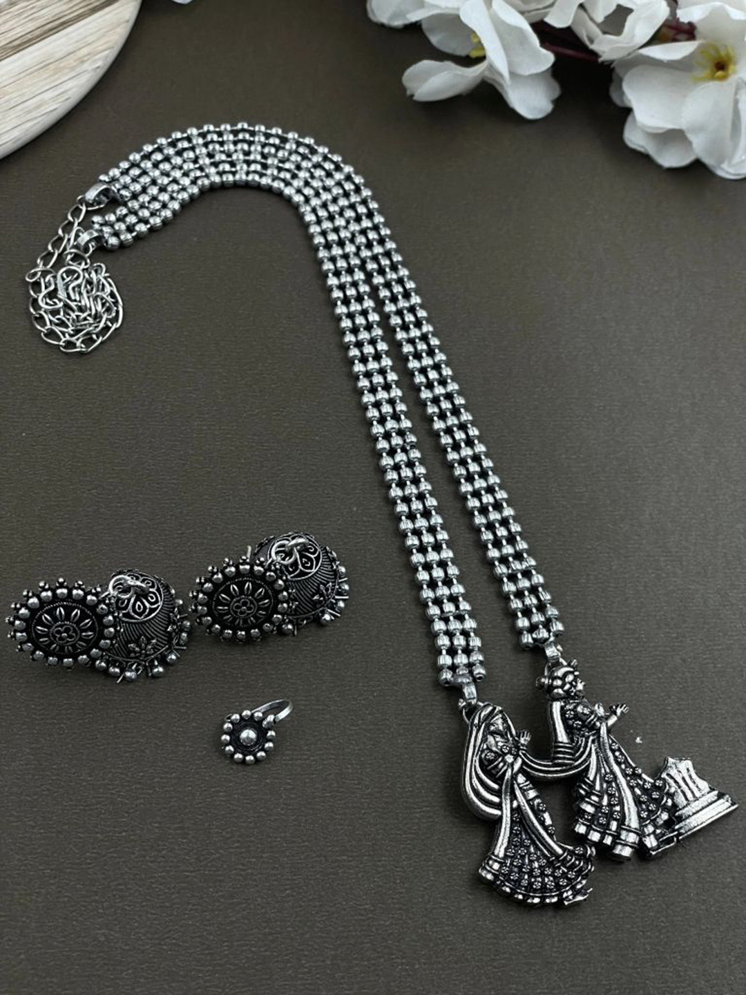 NAMAN ARTS Silver Plated Oxidised 3 Line Chain Pendant Jewellery Set